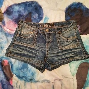 Cute buttonfly denim shorts